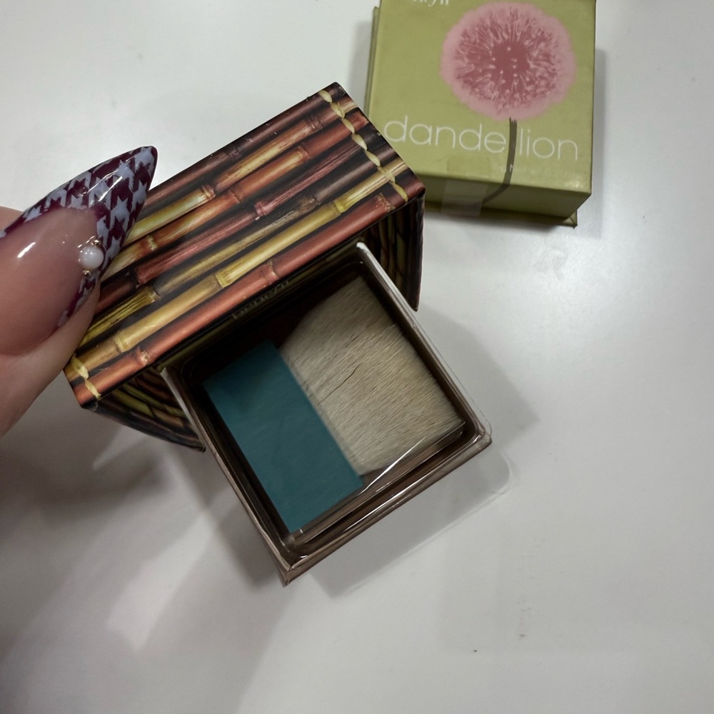 12 pc Makeup Lot - Buxom, Benefit, & Wet n Wild - Picture 10 of 11
